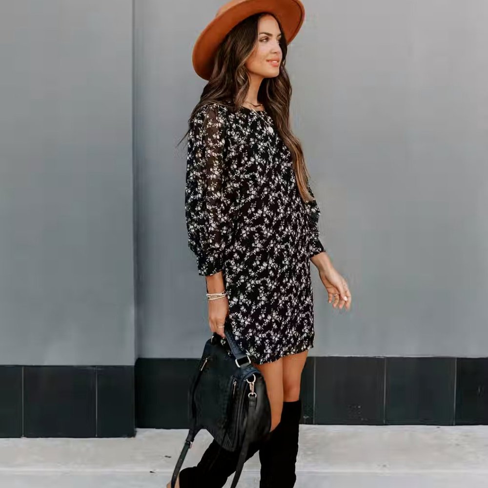 ROMANI TEXTURED FLORAL SHIFT DRESS - Picture 5 of 9